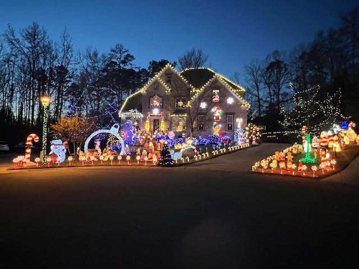 Wendy and Darin Wall’s home at 10996 Sunstone Circle in Davidson has won the 2024 CharlotteFive Readers’ Choice Best Holiday Display contest.