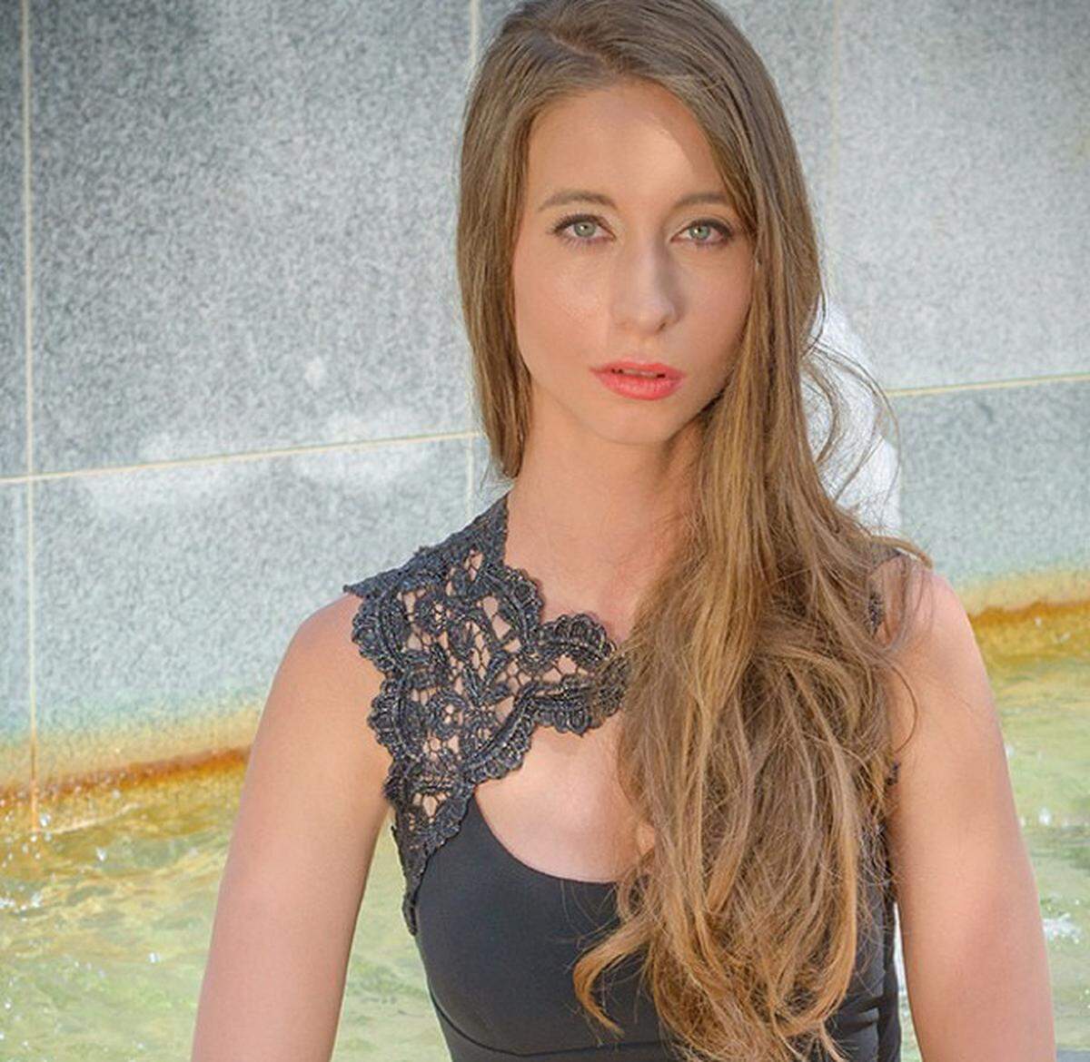 Profile Image of Ashley Mahoney