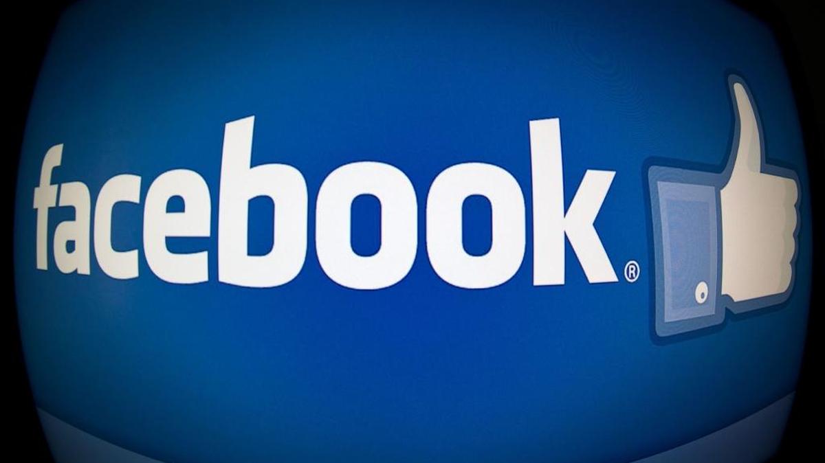 
This February 25, 2013 file photo taken in Washington, DC, shows the splash page for the Internet social media giant Facebook.
