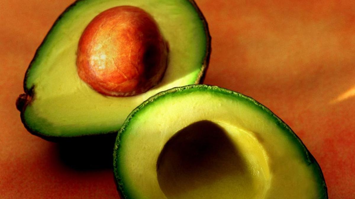 What are the signs that you’re picking a good avocado?