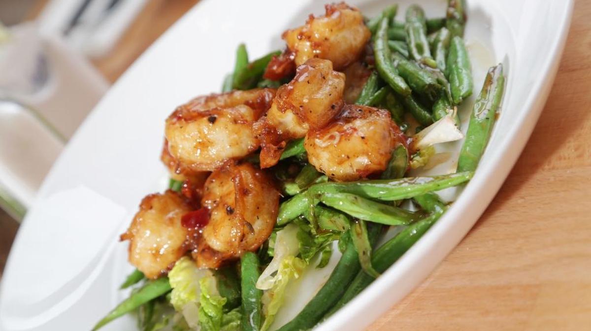 For restaurants all around Charlotte, it’s the worst-case scenario: They were heavily booked for Friday night, the opening night of the popular restaurant promotion Queen’s Feast: Restaurant Week. Then the weather put everything in jeopardy.