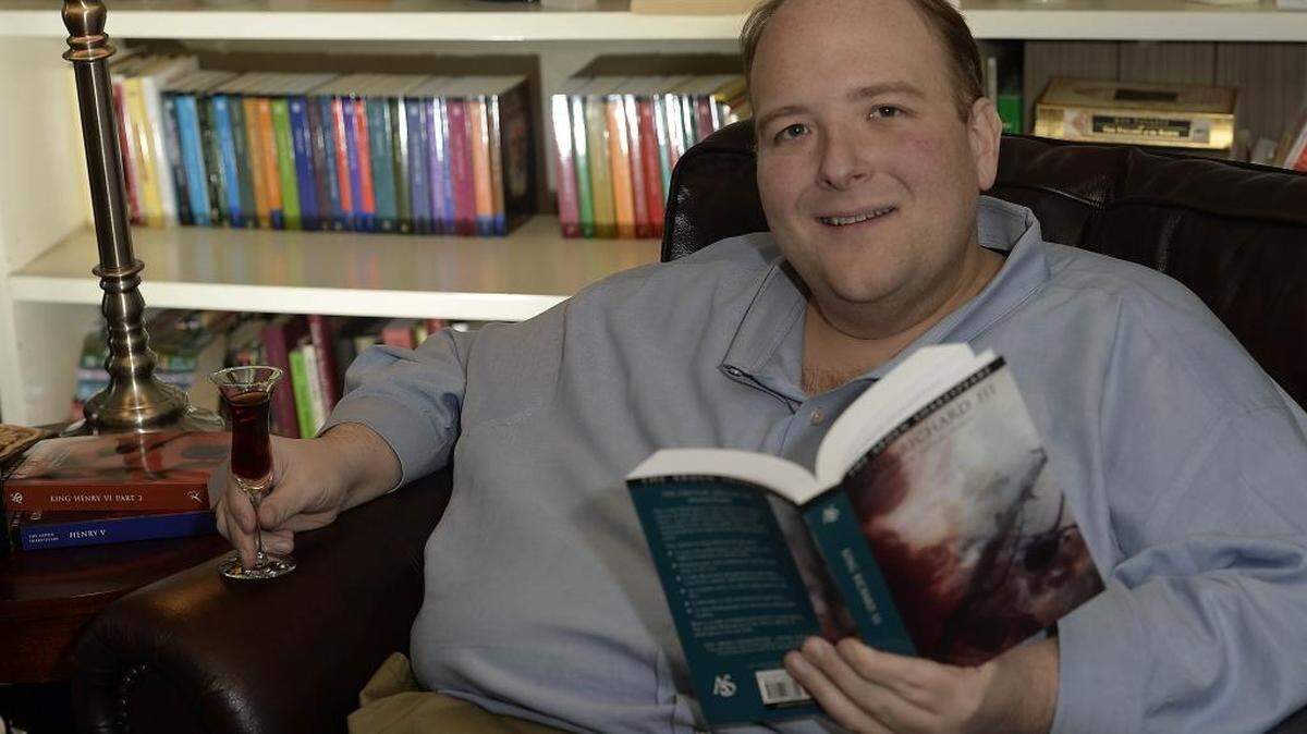 Shane Stout read all of Shakespeare's plays while matching them with appropriate wines.
