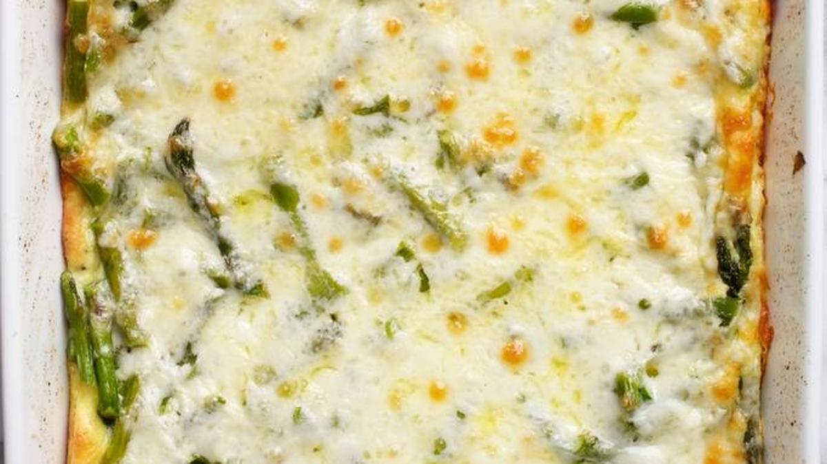 Oven asparagus puff.