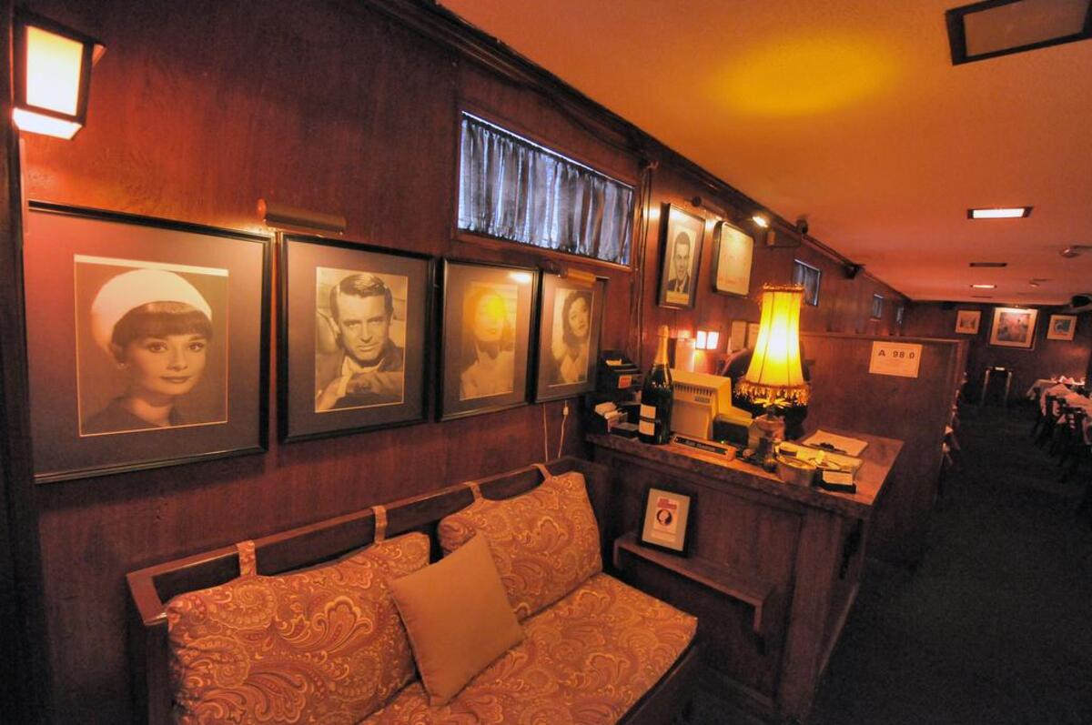 Beef & Bottle keeps its old-school steakhouse ambience.