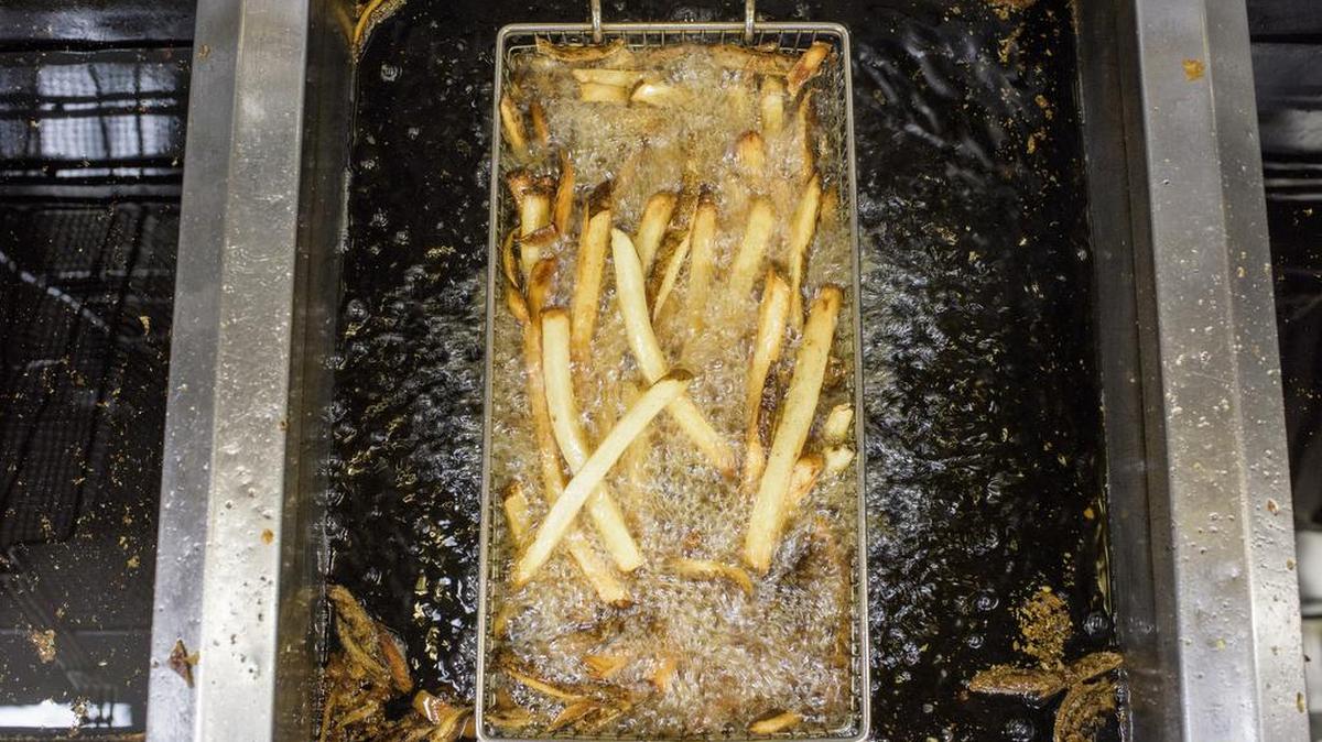 French fries may be associated with poor dietary behavior, but that doesn’t mean the French fries are to blame.