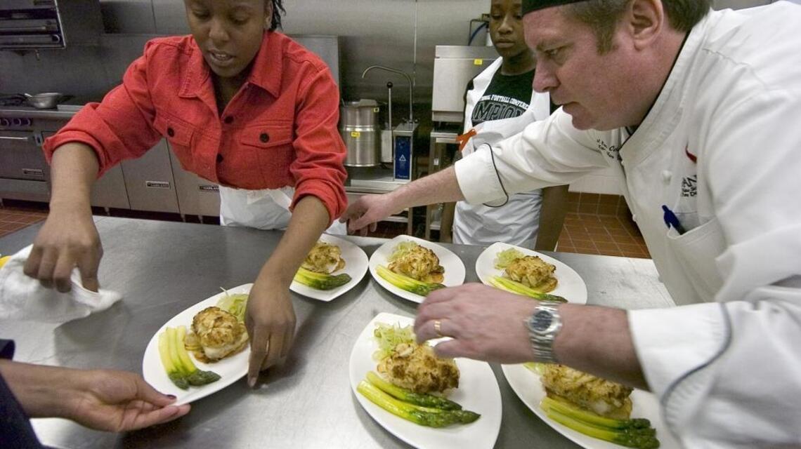 Chefs, kids mixing it up for Classroom Central