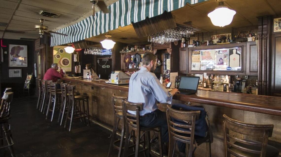 New life for Dilworth Billiards: A wine bar