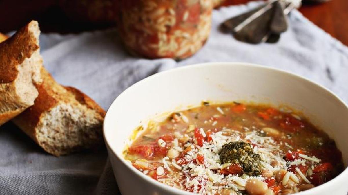 Italy’s traditional pasta and bean soup, Pasta e Fagioli, is simple and satisfying. In this version, the stock is scented with fresh rosemary, generous chunks of cubed boneless pork loin roast, white beans, garlic, tomatoes and a small shaped pasta. Serve it with warm, crusty bread. The recipe comes from “Soup Swap” by Kathy Gunst.