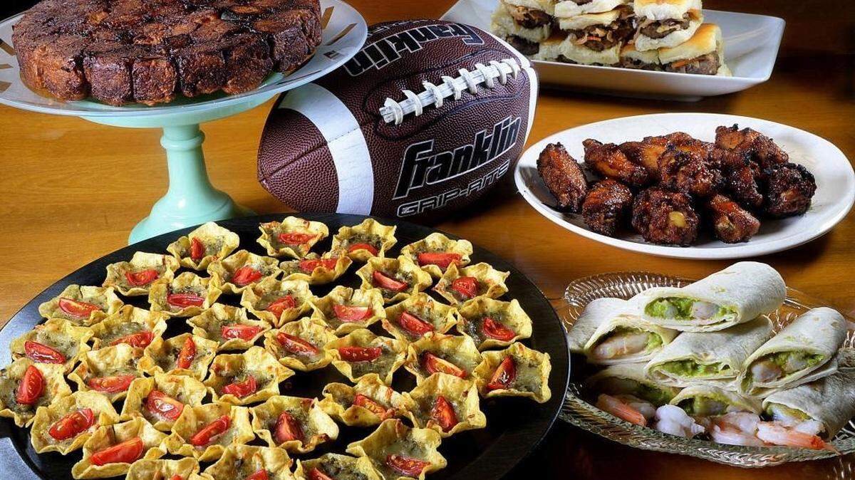 
Football party/tailgating food. 
