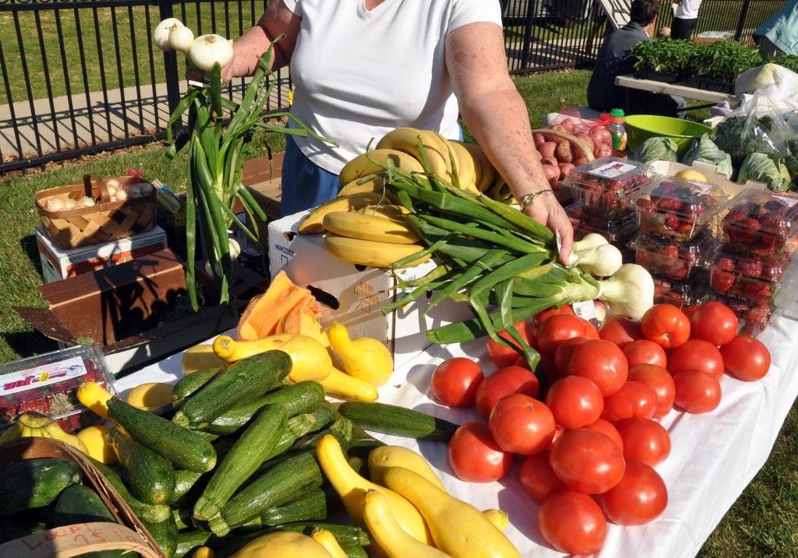 The Cotswold Farmers Market offers fresh produce and other locally produced food.