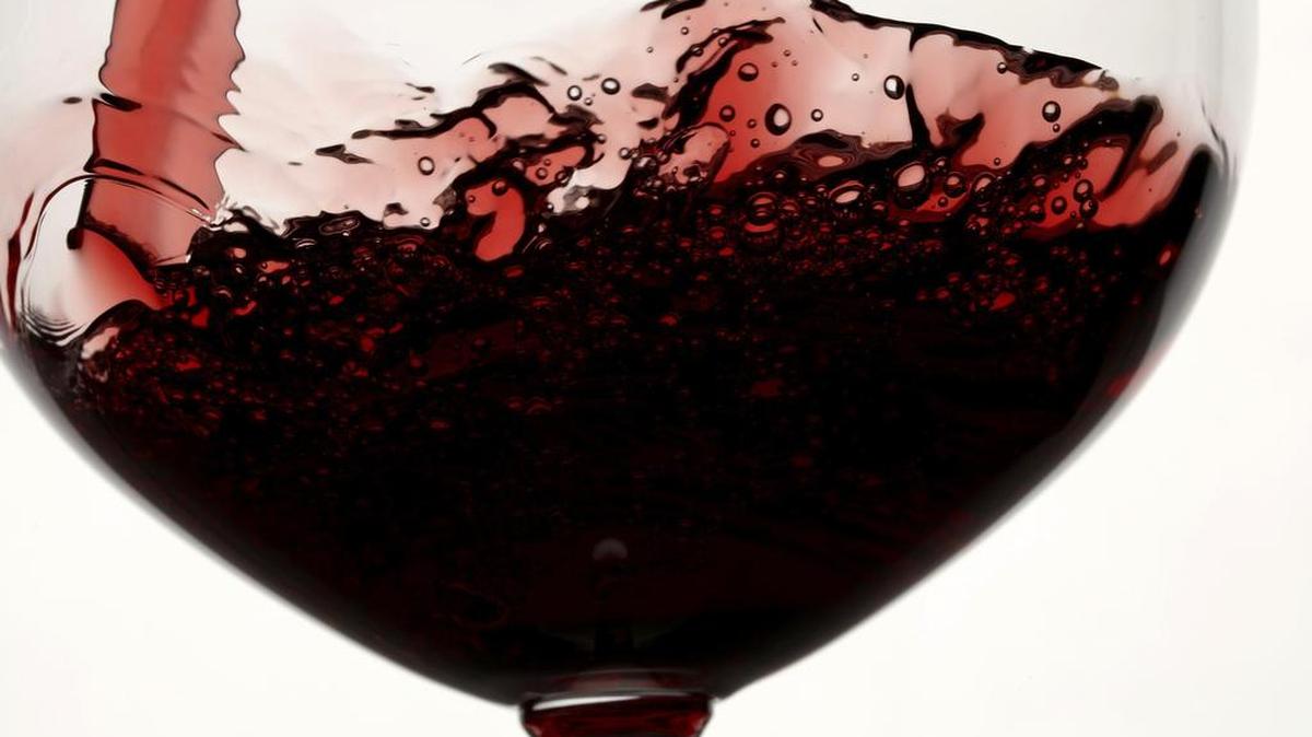 Telling the wine retailer or the sommelier what you don’t like in wine can narrow the field, leading to an understanding of what flavors, styles and textures you’ll enjoy.