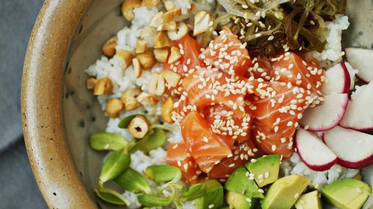 You can make your own poké bowls at home. Get the right ingredients, do a little chopping and you have a simple, satisfying meal. You can even throw a poké party and let guests fill their bowls with the base, fish, toppings and sauce they prefer.