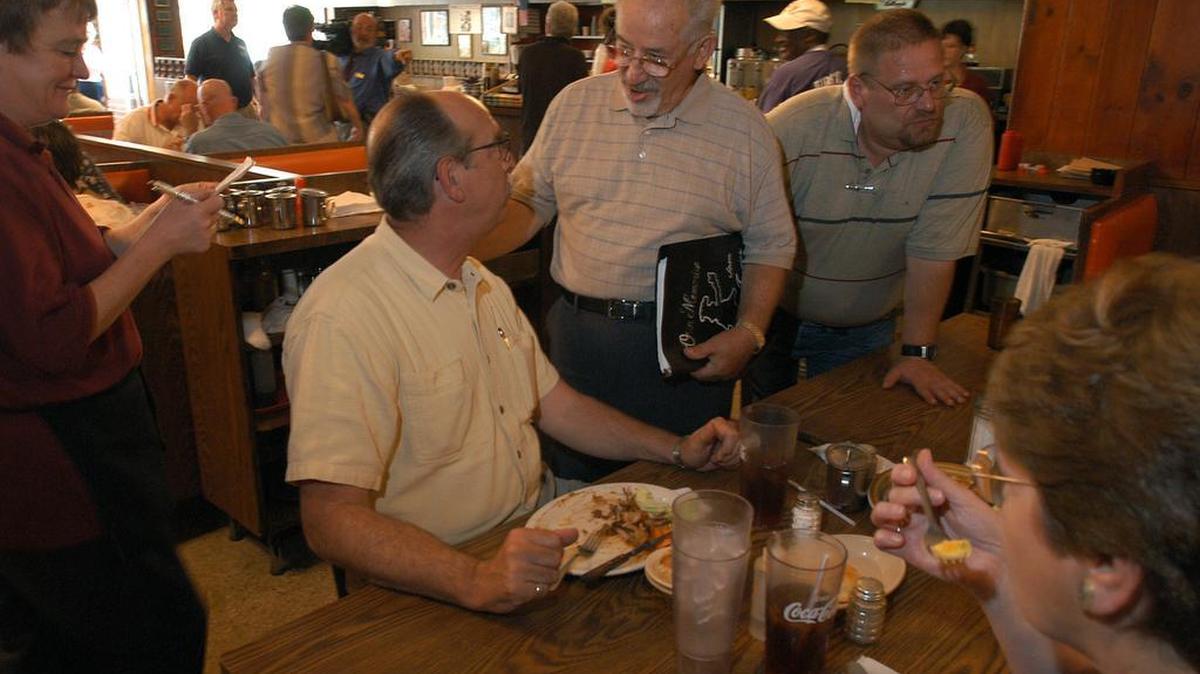 Before the original Jimmie’s closed on Elizabeth Avenue, lots of customers came for a last meal with Jimmie Pourlos.