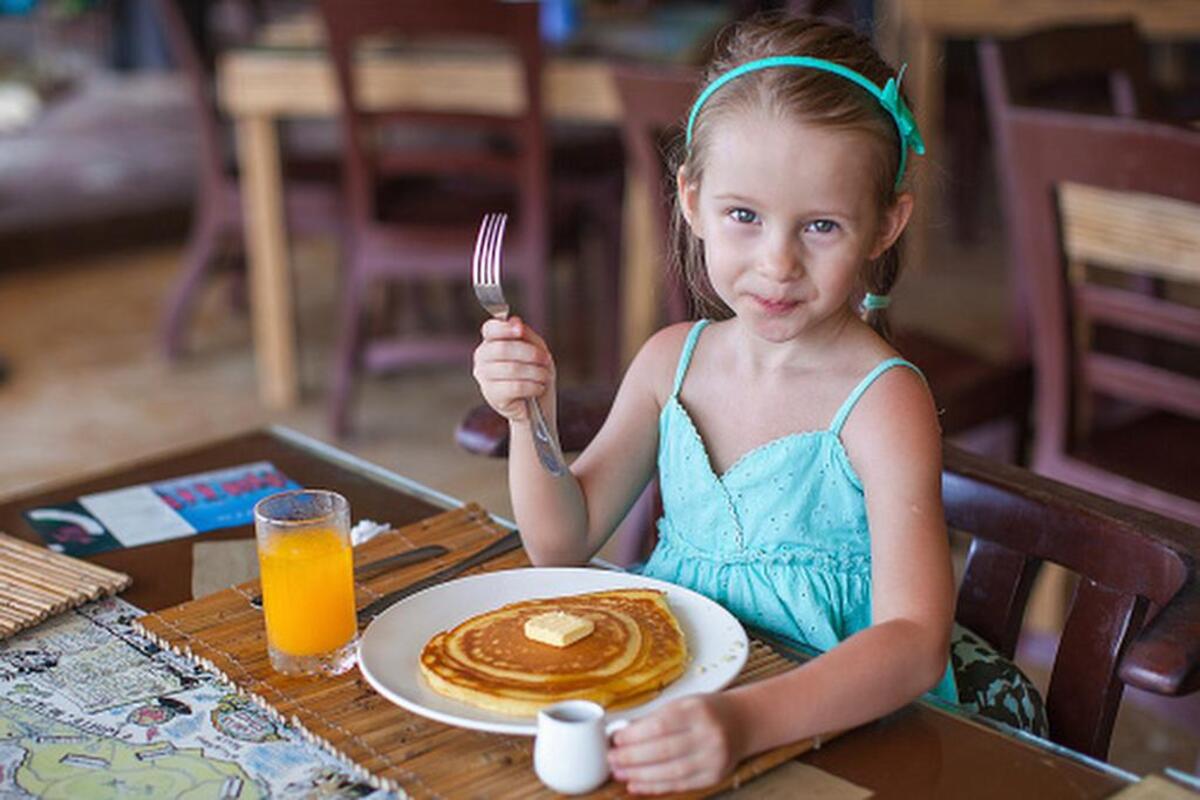 From pancakes to burgers, five popular restaurant chains across the Modesto region are serving up kids-eat-free deals this summer.