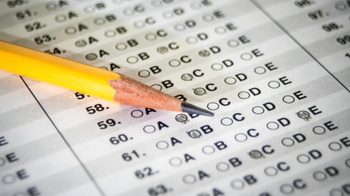 SAT scores varied from district to district, while national participation rates fell.