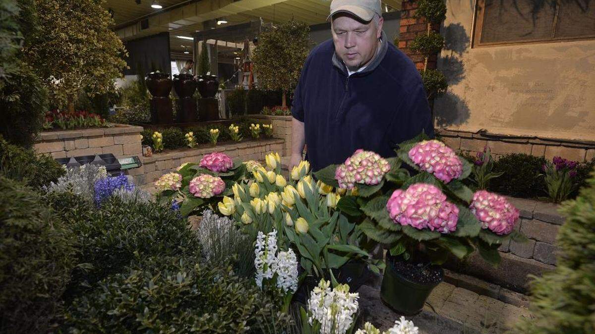 Sean Webster of Webster Landscaping in Concord,N.C. created a formal english garden for the Charlotte Southern Spring Home and Garden show 2016 at The Park Expo.