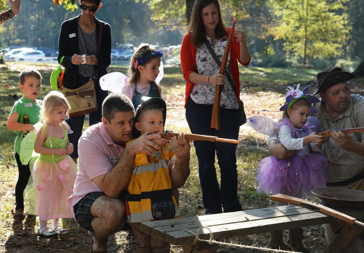Latta Plantation holds events such as the All Hallows Eve Family Day, where children can dress in Halloween costumes and trick-or-treat around the grounds while playing games, seeing storytelling and historical demonstrations, and meeting farm animals.