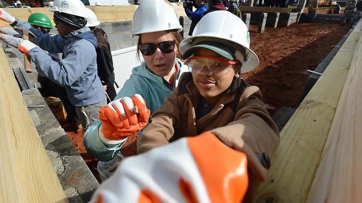 
Charlotte-Mecklenburg Schools seniors help build a Habitat for Humanity house.
