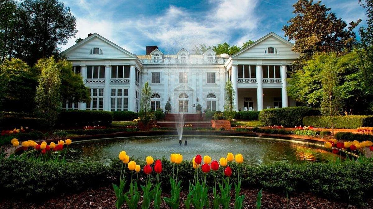 The Duke Mansion was built in 1915.