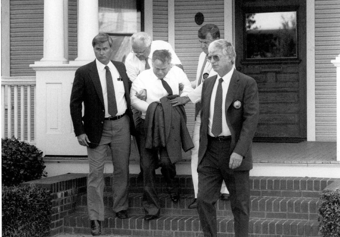 In 1989, U.S. marshals led televangelist Jim Bakker to the federal court house.