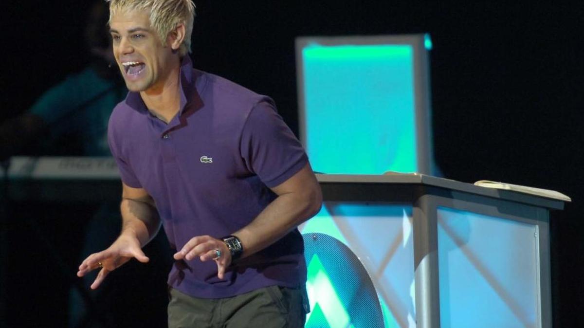 Elevation Pastor Steven Furtick during worship at Providence High in Charlotte in 2008.
