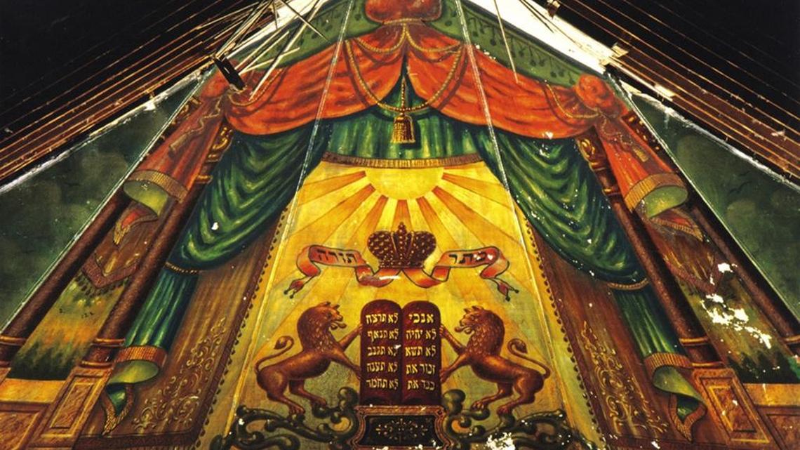 
The “Lost Shul” mural
