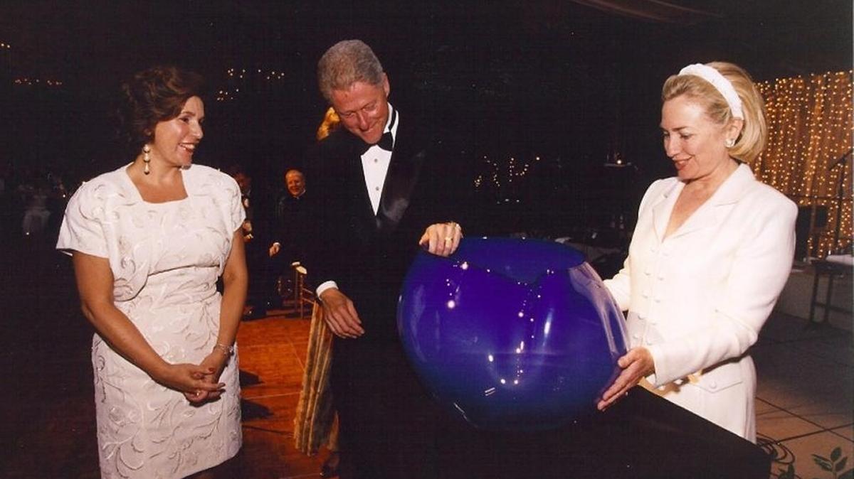 
Melinda Bates, left with President Bill Clinton and First Lady Hillary Clinton during their 8-year stint in the White House.
