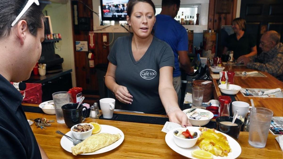 Cafe 100, a staple spot for breakfast and brunch in Huntersville, is closing its doors.