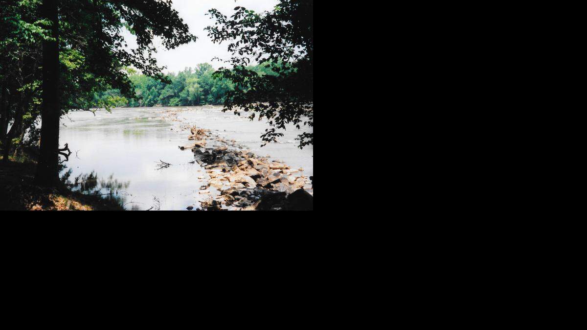 
Rocks piled along the Catawba River formed a diversion dam that directed both water and boats into the canal. 
