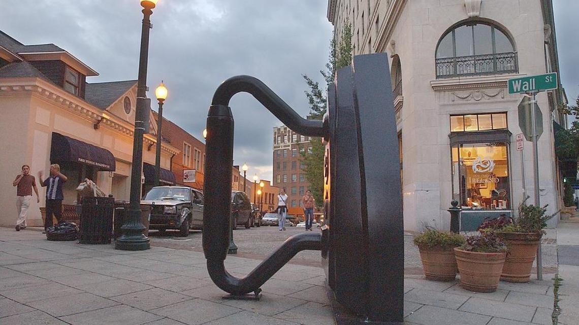 Wall Street has a funky collection of shops and restaurants (and the iron).