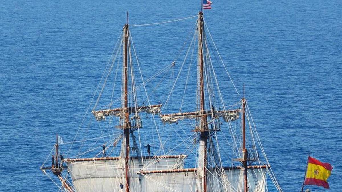 
El Galeon approaches Miami Beach, Fla., in 2013: It will be docked – and can be boarded – in Wilmington, starting Aug. 14.
