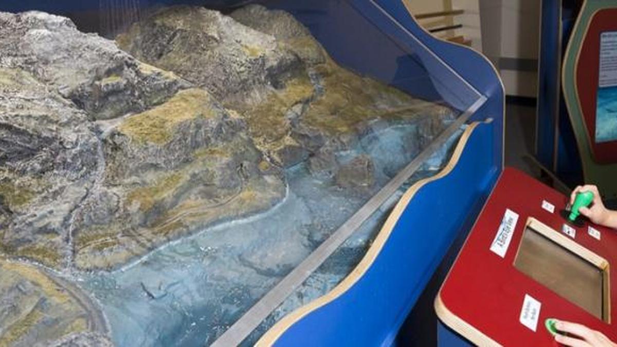 Move the rain cloud over the terrain map in the “3D Watershed Model” to see how the rain lands on mountaintops. hills and rivers and watch where it goes.