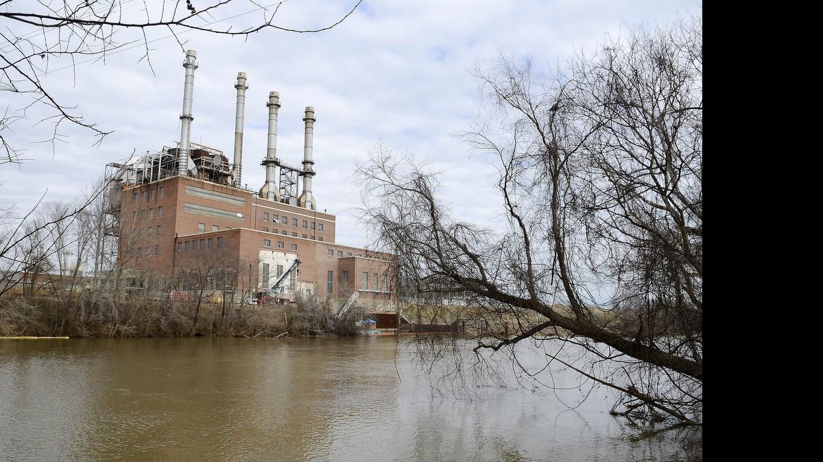
The Dan River Steam Station in Eden. Duke Energy will build two landfills – at the Dan River Steam Station in Eden and the Sutton Plant in Wilmington – to provide permanent storage for more than 6 million tons of coal ash. 

