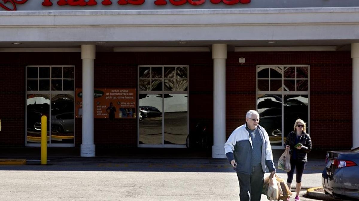 Harris Teeter on Friday announced a recall of its store-brand frozen organic corn and frozen mixed vegetables over potential listeria contamination, becoming the latest U.S. grocer affected by a massive recall fueled by concerns about the potentially deadly bacteria.