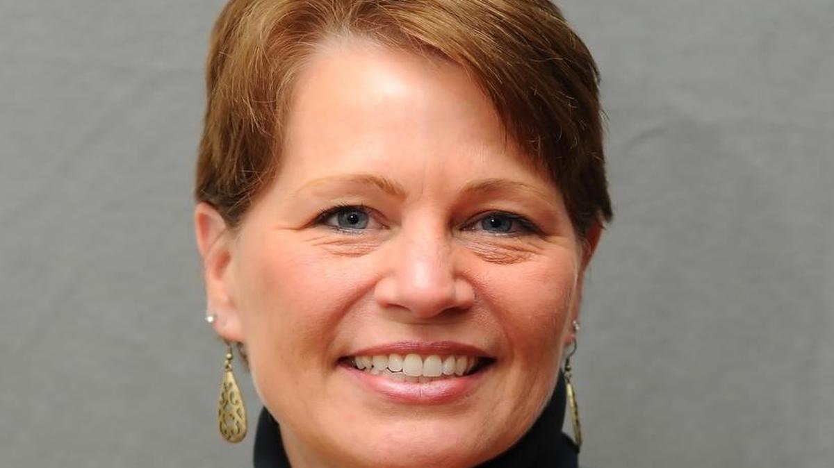 
Kerry Barr O’Connor, executive director of Dress for Success Charlotte, won the Non-Profit Leader Award from the Charlotte chapter of the National Association of Women Business Owners.
