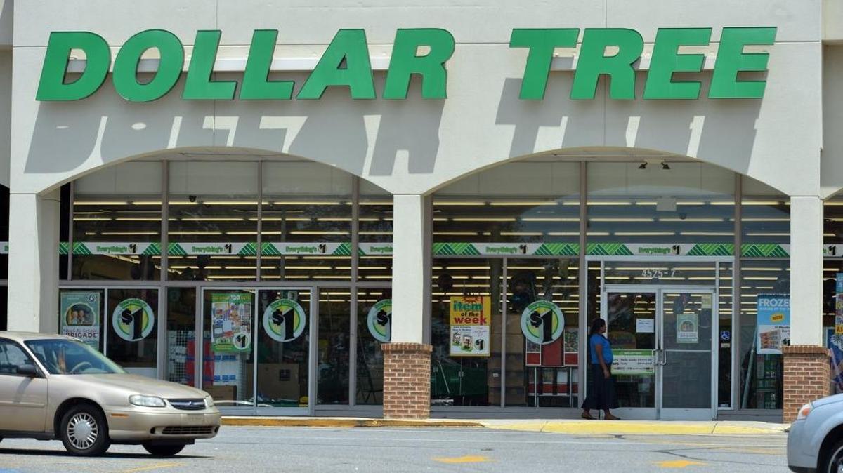 Dollar Tree, the parent company of Matthews-based Family Dollar, announced Thursday that Gary Philbin has been promoted to enterprise president of Dollar Tree, and that veteran retail executive Duncan Mac Naughton will take his place as president and chief operating officer of Family Dollar.