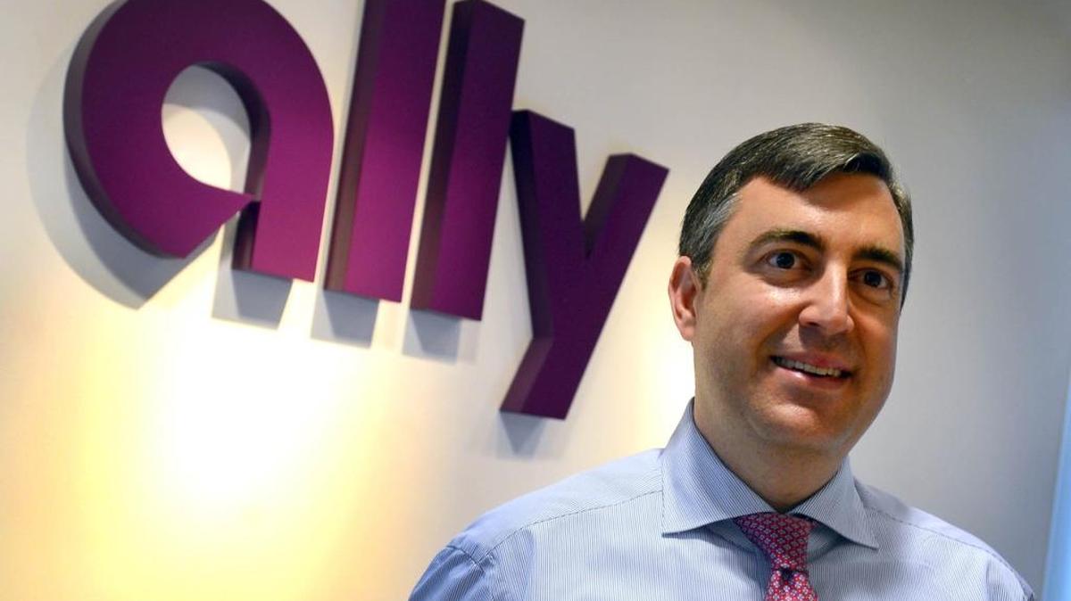 Jeff Brown, who was named Ally Financial CEO in 2015, made $7.5 million last year, counting salary, bonus and stock awards.