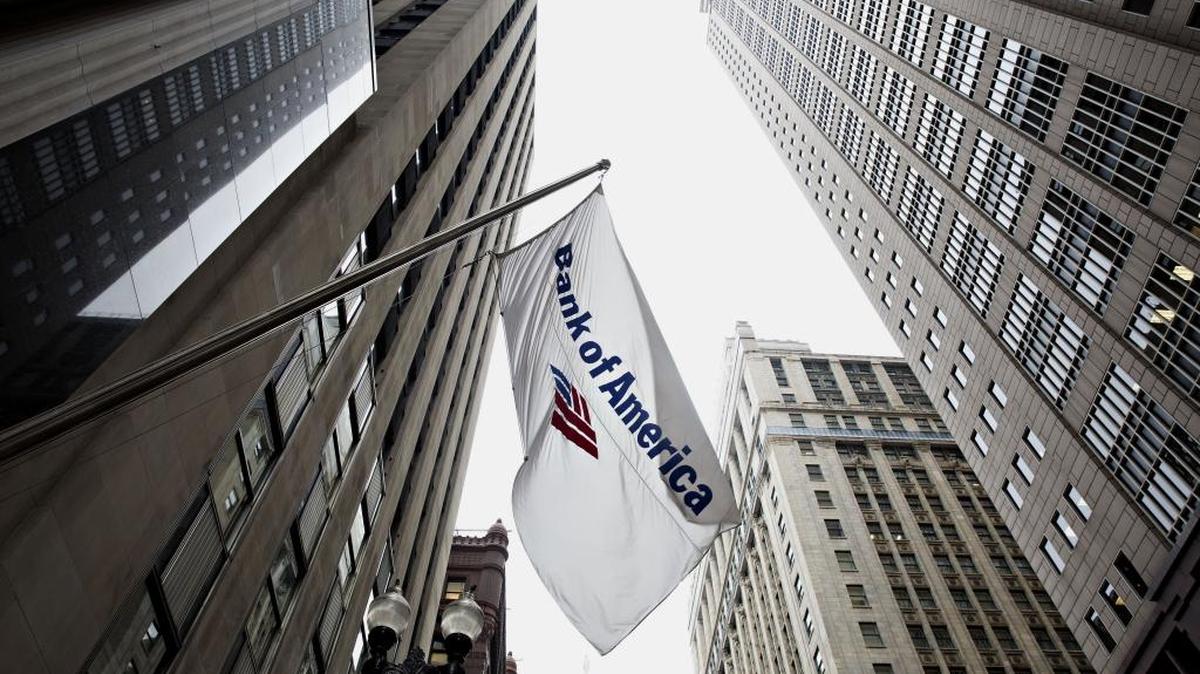 Bank of America on Thursday named Ford Motor’s top lawyer, David Leitch, as its new general counsel. Leitch will be based in Charlotte, replacing New York-based Gary Lynch.