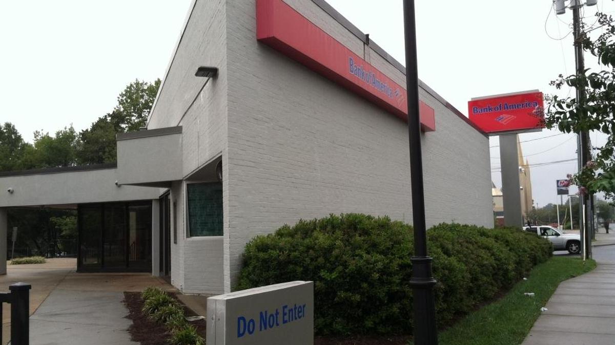 
Bank of America ended traditional drive-up teller service at this Beatties Ford Road branch in July, a move that has upset some of the lender’s customers. Customers of other Bank of America branches in the Charlotte region say they are also upset about the loss of the service at some locations.
