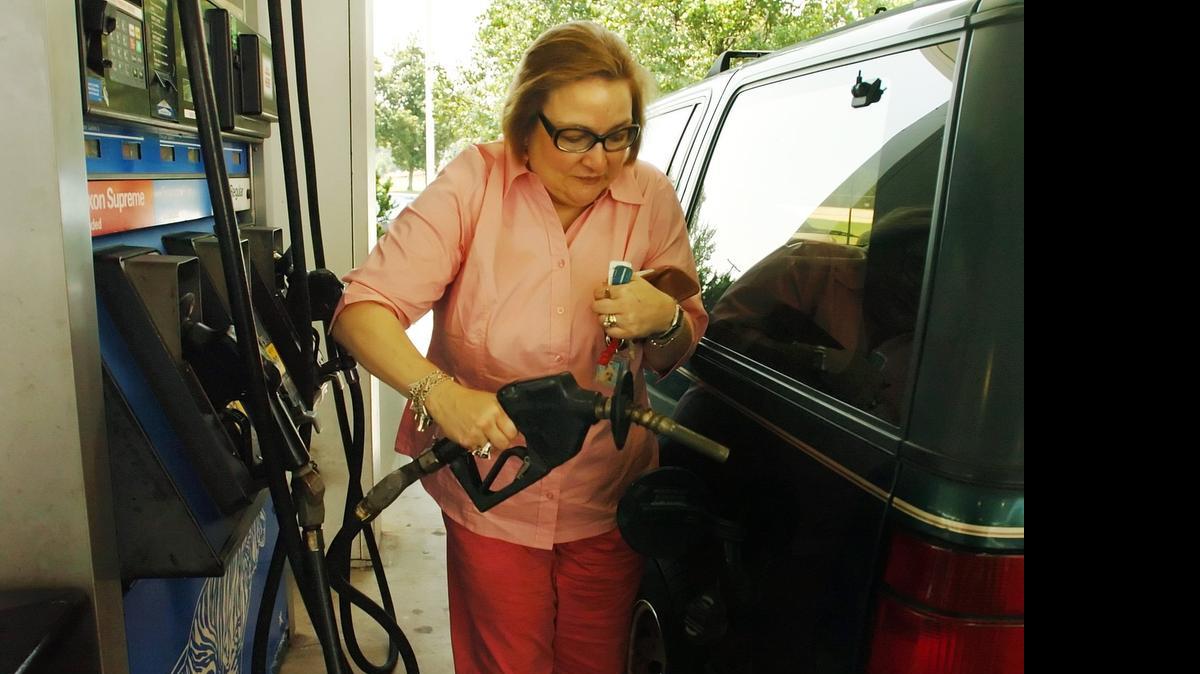 
The average cost of gas in the U.S. has now reached its highest level of the year, though drivers in most states are still saving at least 75 cents a gallon compared with this time last year. 

