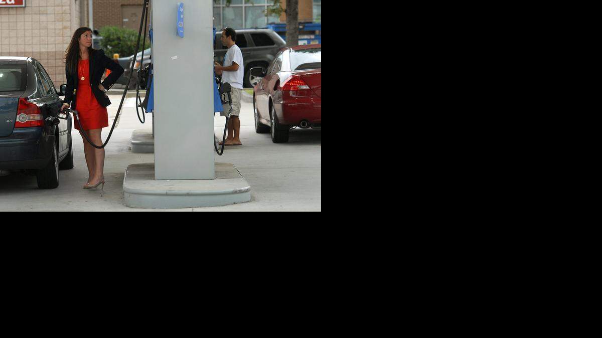 
As of early Tuesday, Charlotte area gas cost $2.253 for a gallon of unleaded on average, down from $2.268 a week ago, according to auto group AAA. Charlotte’s gas is more than $1.30 cheaper than it was one year ago. 

