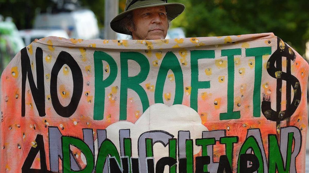 Protesters traveled from Asheville to take part in a rally protesting Duke Energy coal ash disposal sites in 2015.