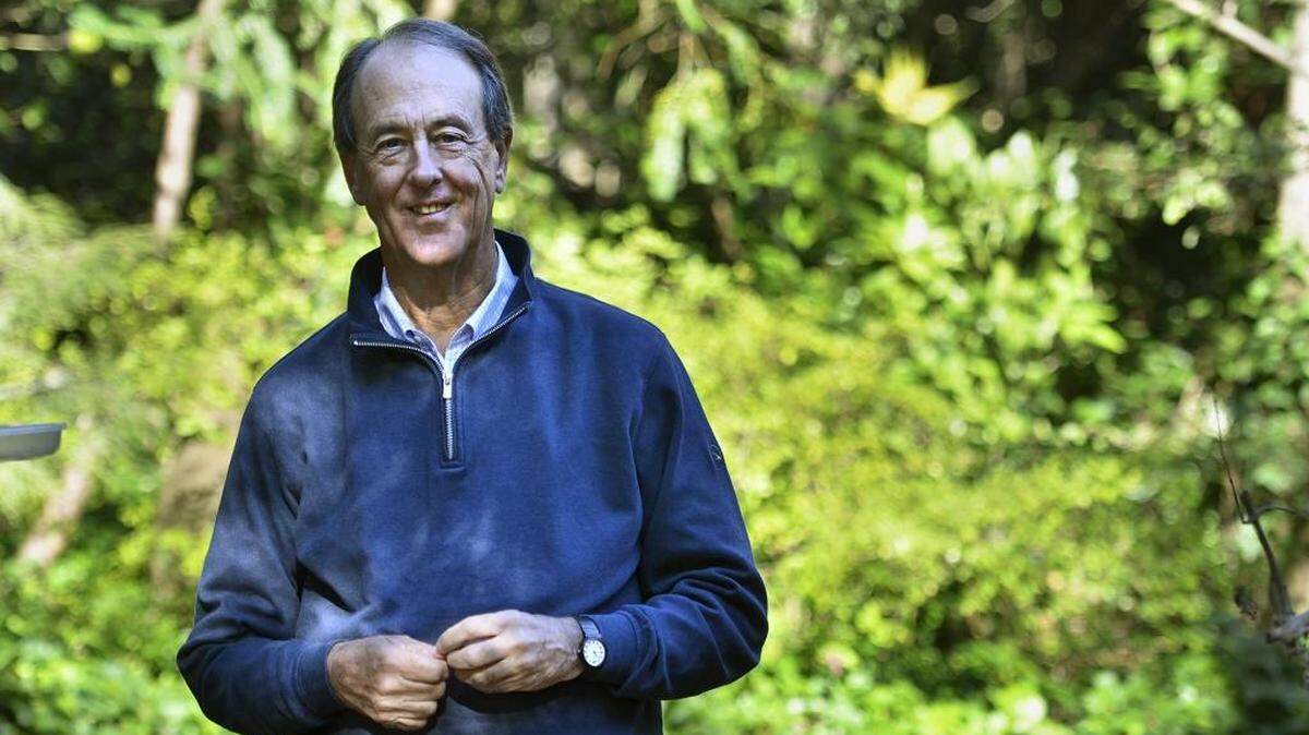 Erskine Bowles has held a lot of titles during his public- and private-sector career: investment banker, White House chief of staff, political candidate, president of the University of North Carolina system and board member. And at age 70, the longtime Charlotte resident is still juggling multiple roles. Amid his busy travel schedule, Bowles will be in Charlotte Tuesday to receive the Citizen of the Carolinas award at the Charlotte Chamber's annual meeting.