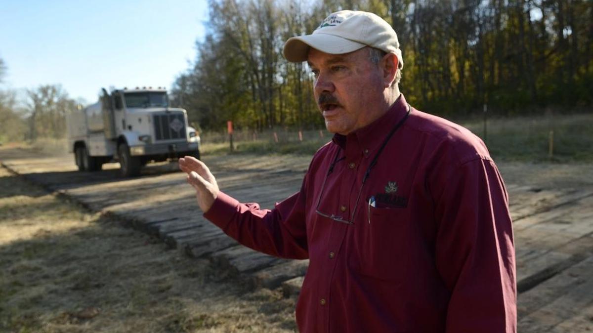 
Jimmy McKnight complained about the loss of trees from Piedmont Natural Gas pipeline construction in northern Mecklenburg County in 2012.
