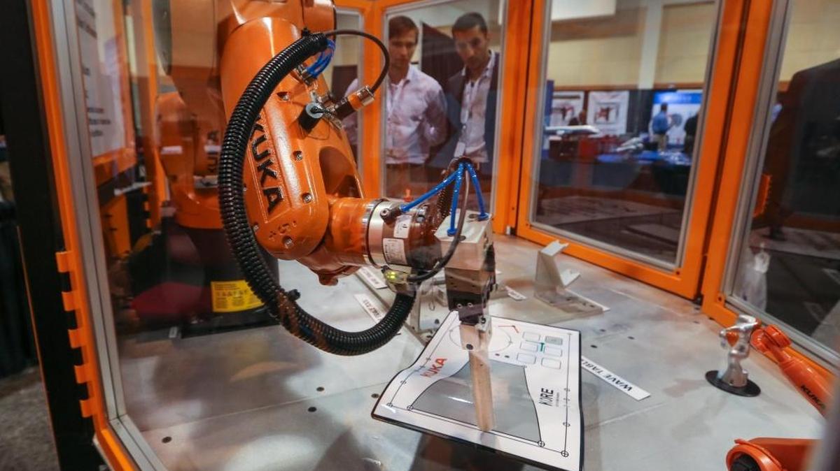 
Conference attendees were able to see the Kuka Robotics mobile training cell, used to teach operators how to program the robots to perform numerous exercises with varying degrees of difficulty - from simple stacking tasks to continuous path motion. 
