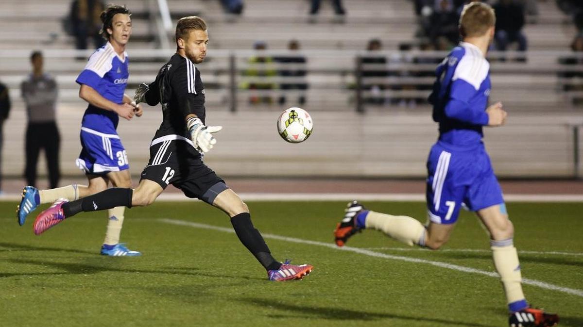 Charlotte Independence goalkeeper John Berner, center, kicks the ball downfield against the Charleston Battery in first half of United Soccer League game played at UNCC Transamerica Field in a 2015 file photo. Retired Charlotte exec Dan DiMicco is buying the Independence.