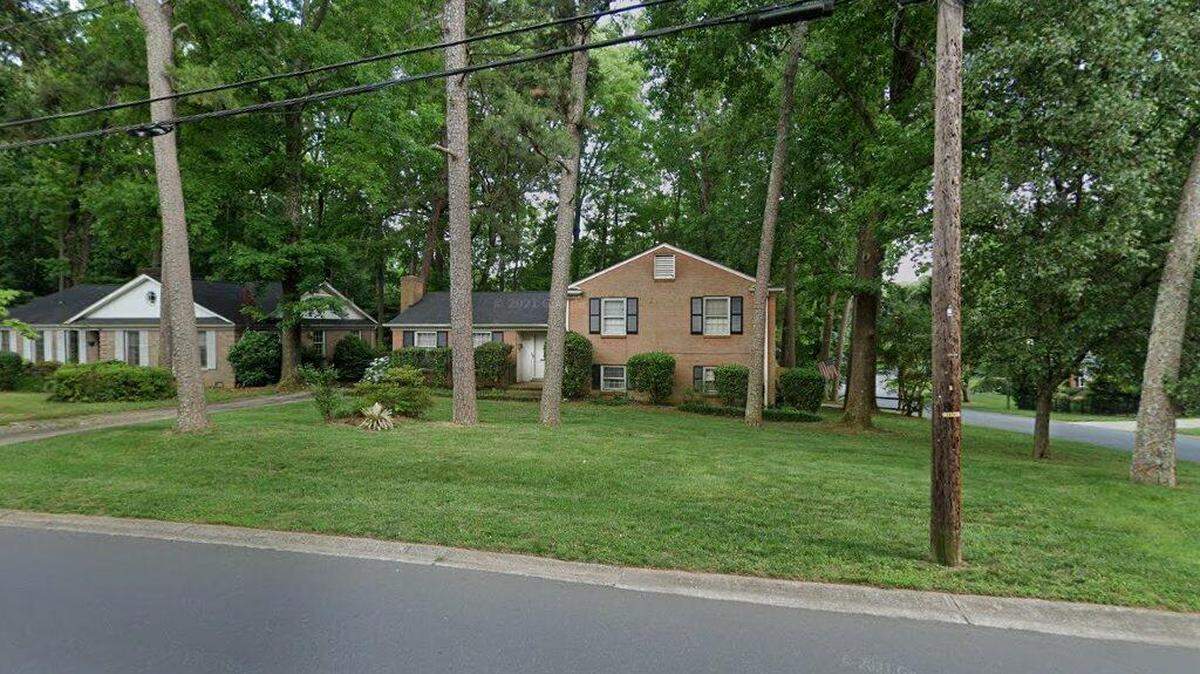 House on 3900 block of Sulkirk Road