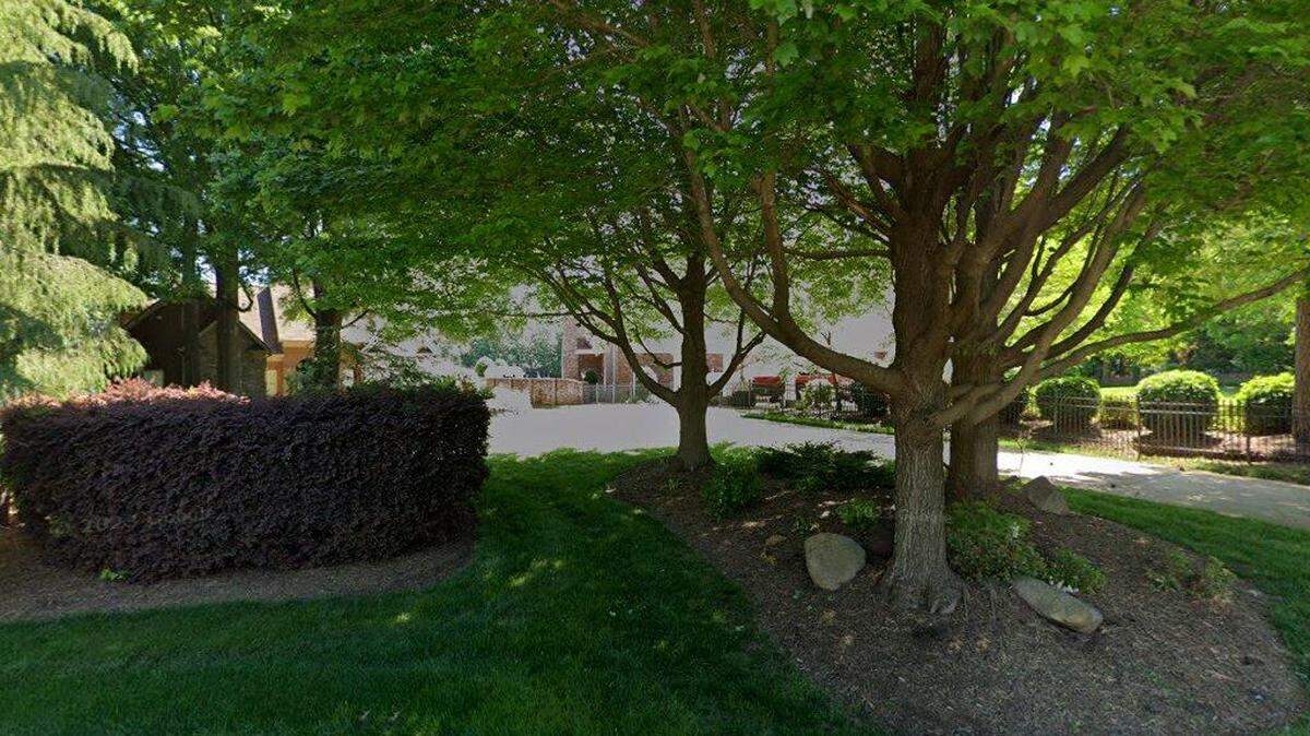 House on 20400 block of Island Forest Drive