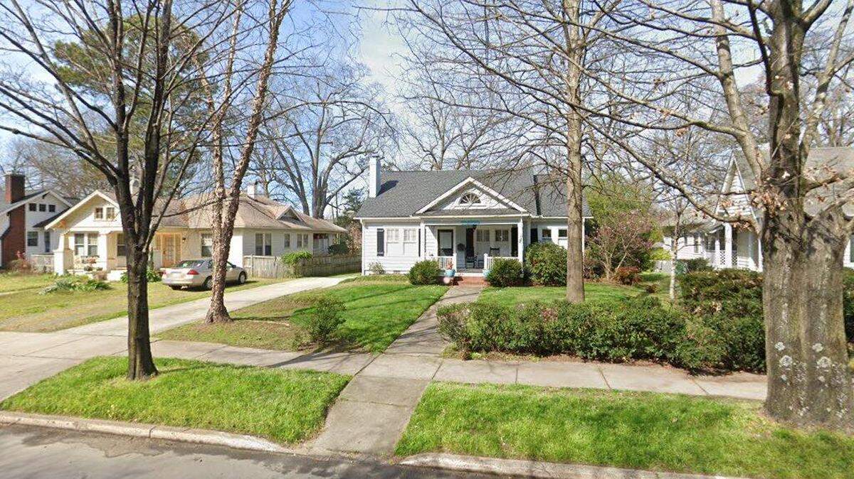 House on 2000 block of The plz.