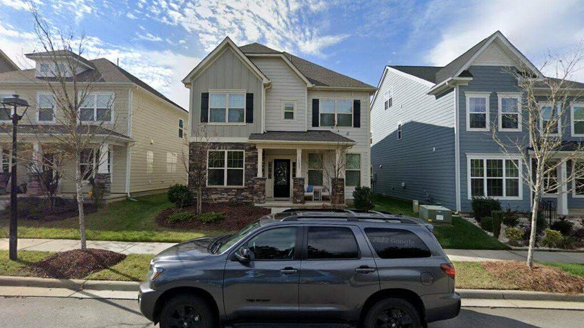 House on 15400 block of Davidson East Drive